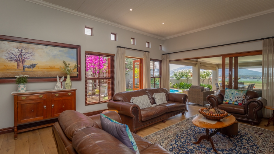 3 Bedroom Property for Sale in The Coves North West